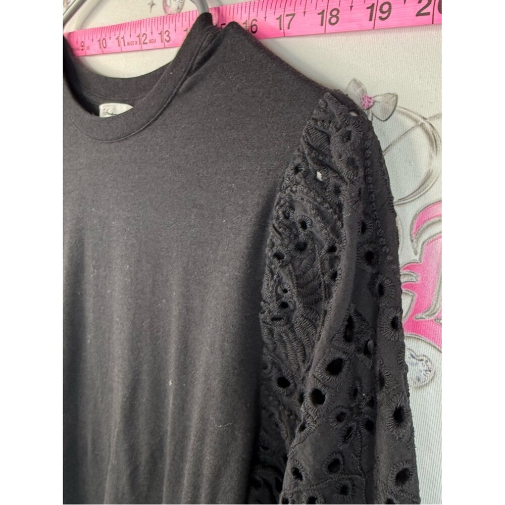 Reitmans shirt crochet style arms Black Eyelet Sleeve Top - Picture 3 of 8